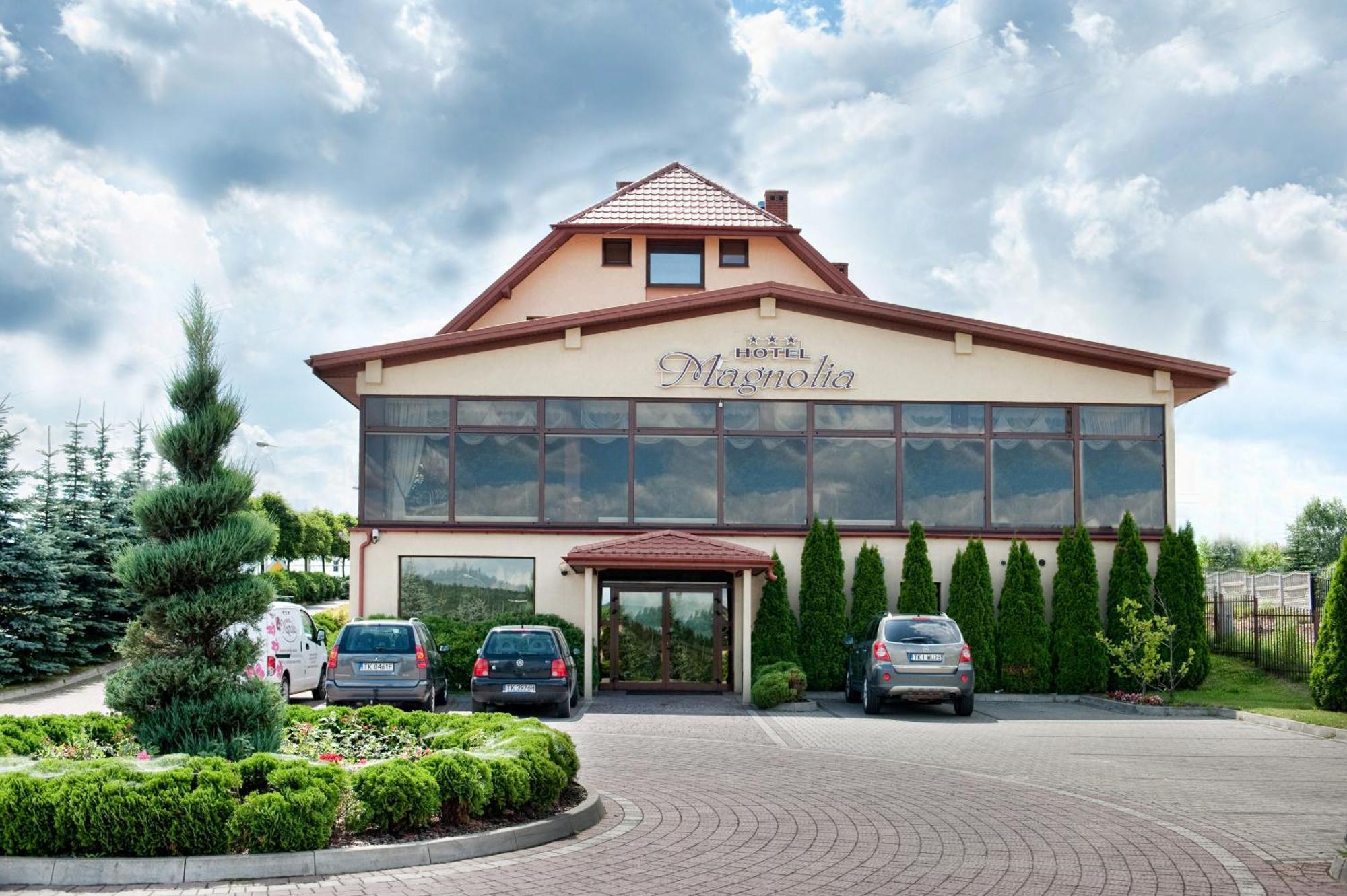 Hotel Magnolia Sitkowka-Nowiny Extérieur photo